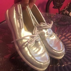 Sperry-style silver deck shoes. Gymboree. 3. EUC.
